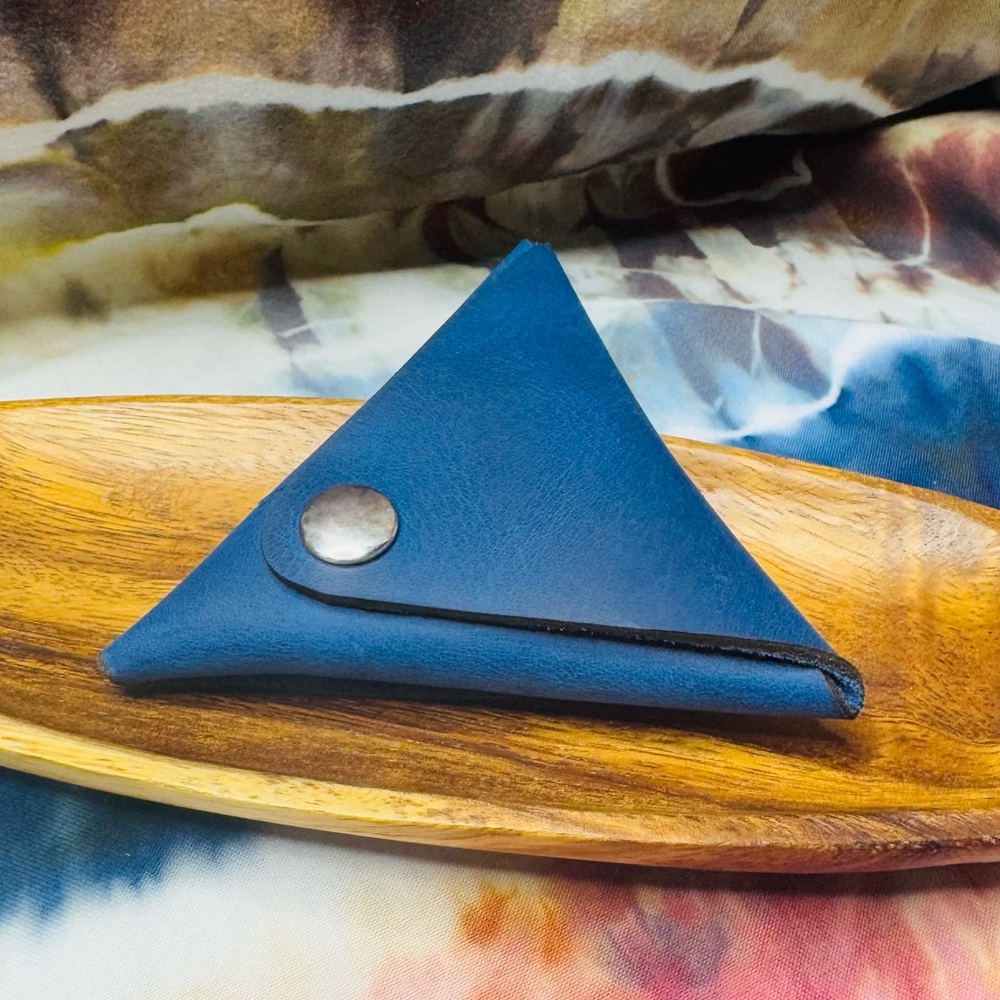 Triangular leather coin pouch smooth blue